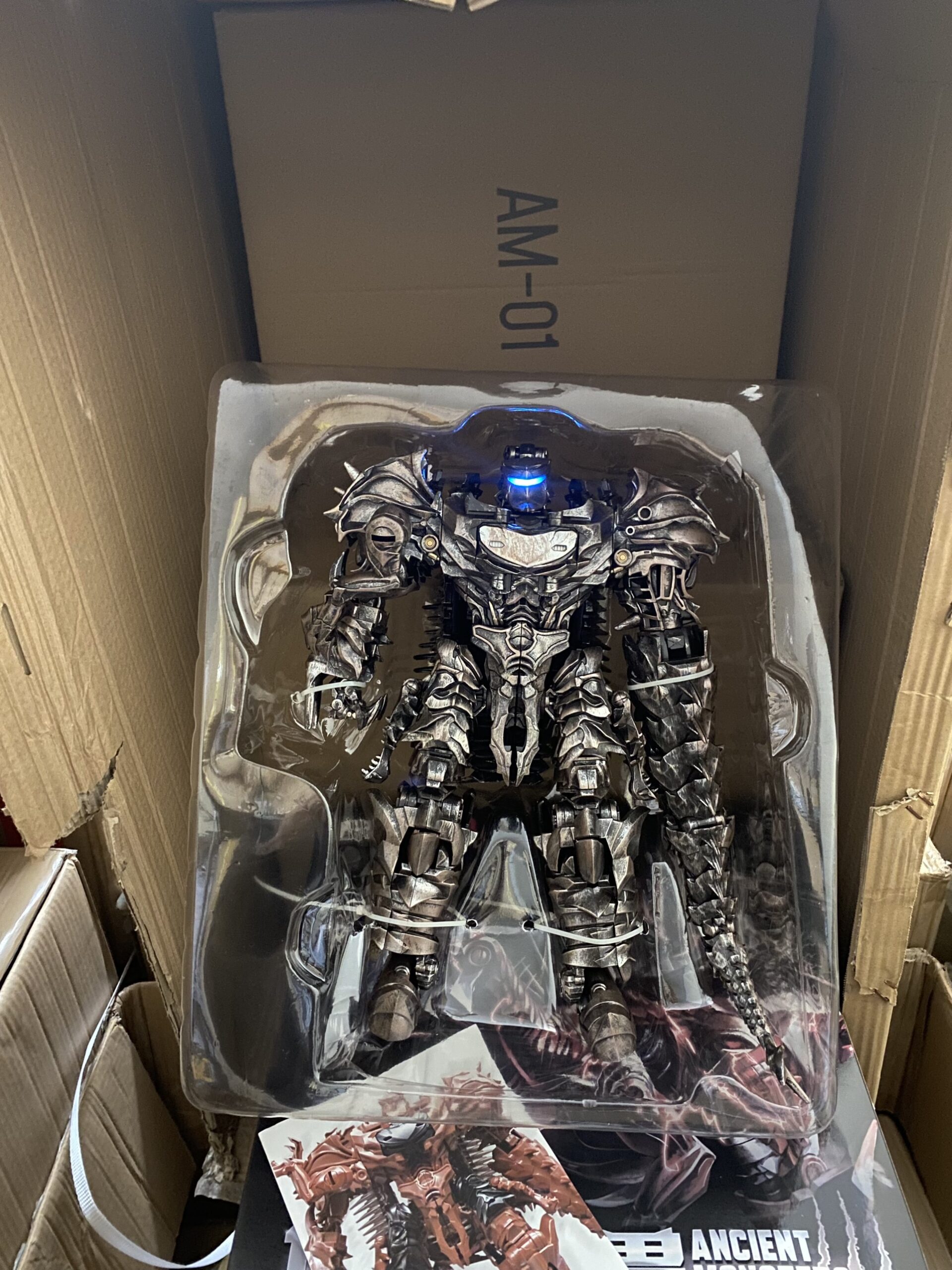 scorn-ls11-mo-hinh-robot-bien-hinh-khung-long-lap-ghep-transformers(3)