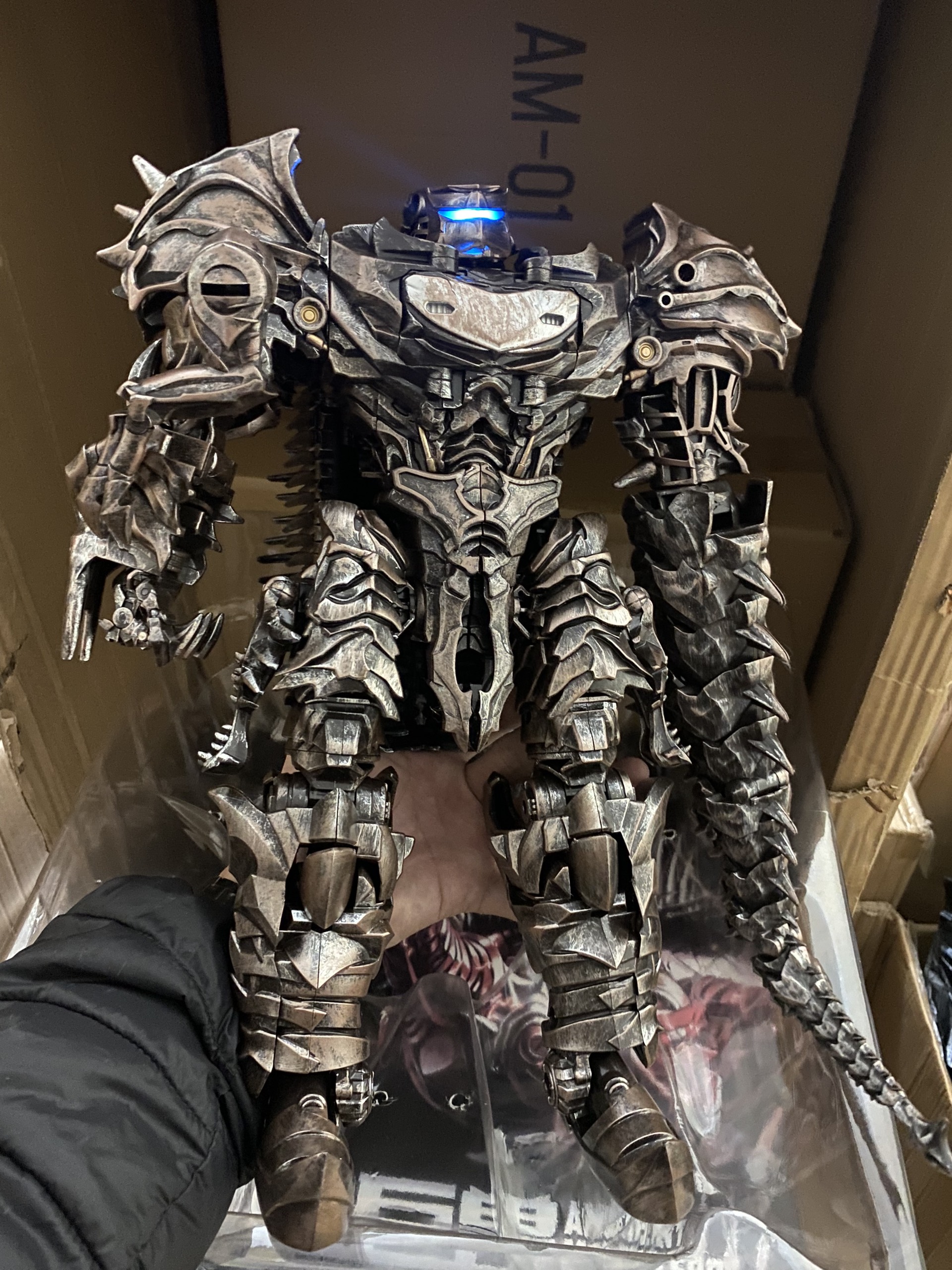 scorn-ls11-mo-hinh-robot-bien-hinh-khung-long-lap-ghep-transformers(4)
