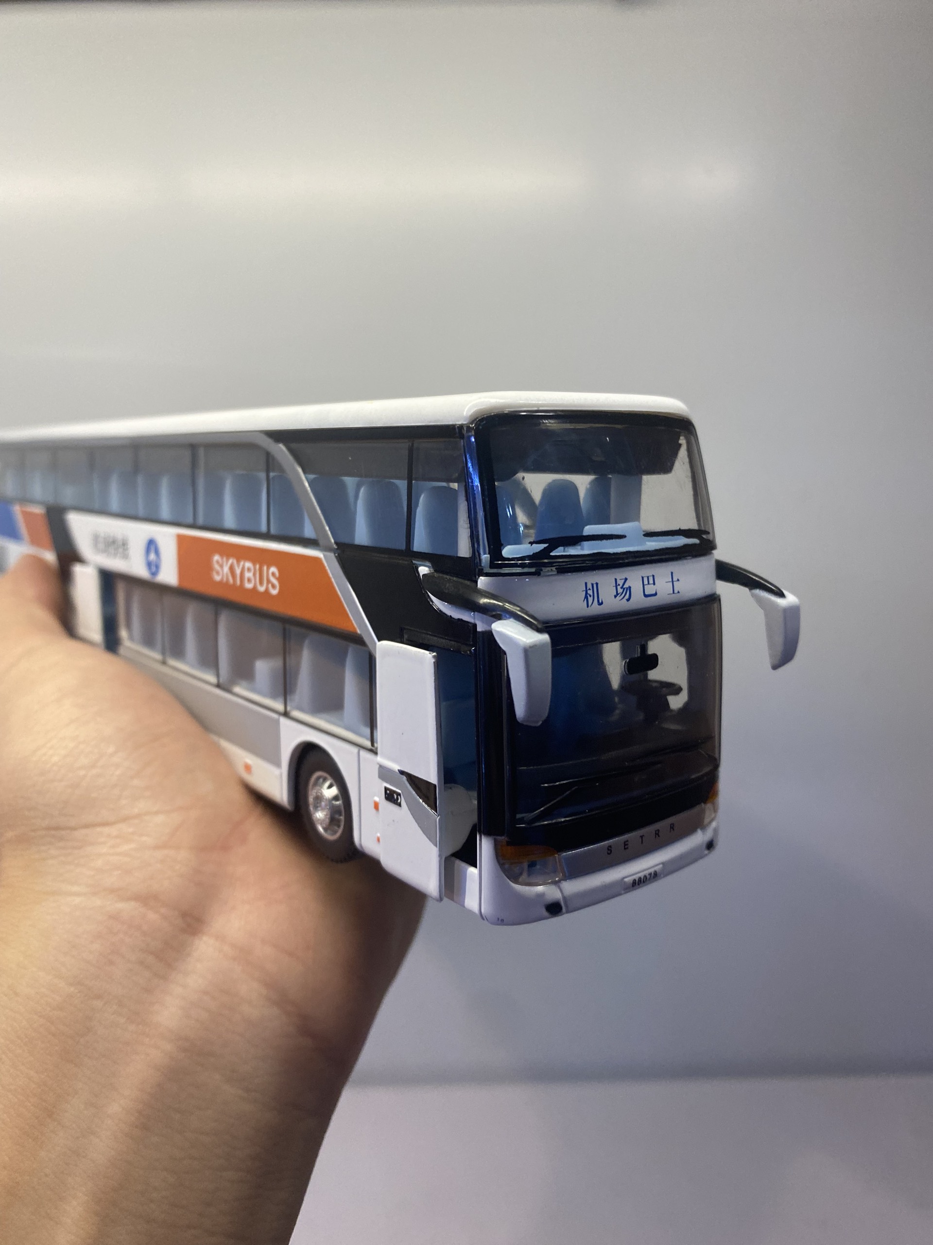 mo-hinh-tinh-xe-buyt-cho-khach-proswon-bus-setra-s431-2-tang-ty-le-132 (3)