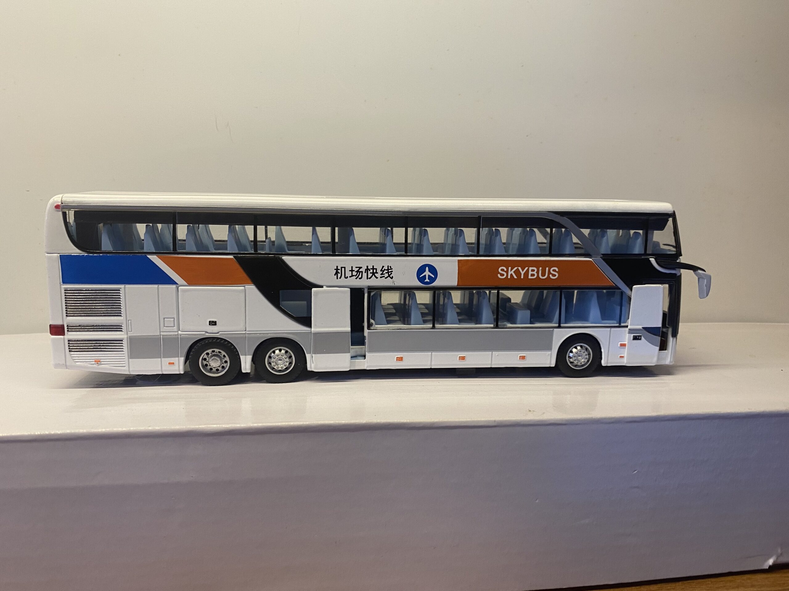 mo-hinh-tinh-xe-buyt-cho-khach-proswon-bus-setra-s431-2-tang-ty-le-132 (4)
