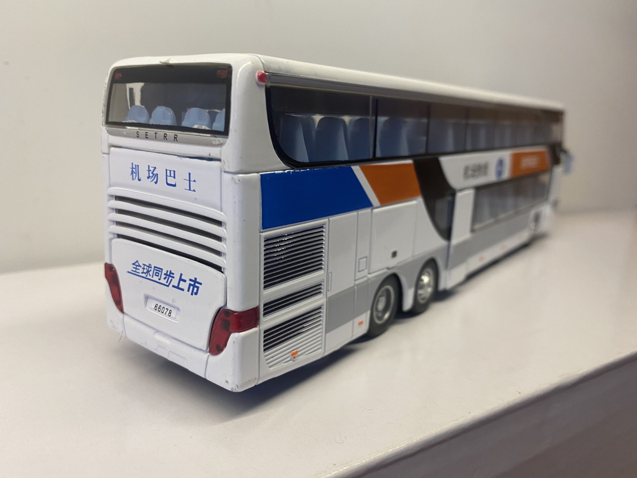 mo-hinh-tinh-xe-buyt-cho-khach-proswon-bus-setra-s431-2-tang-ty-le-132 (5)