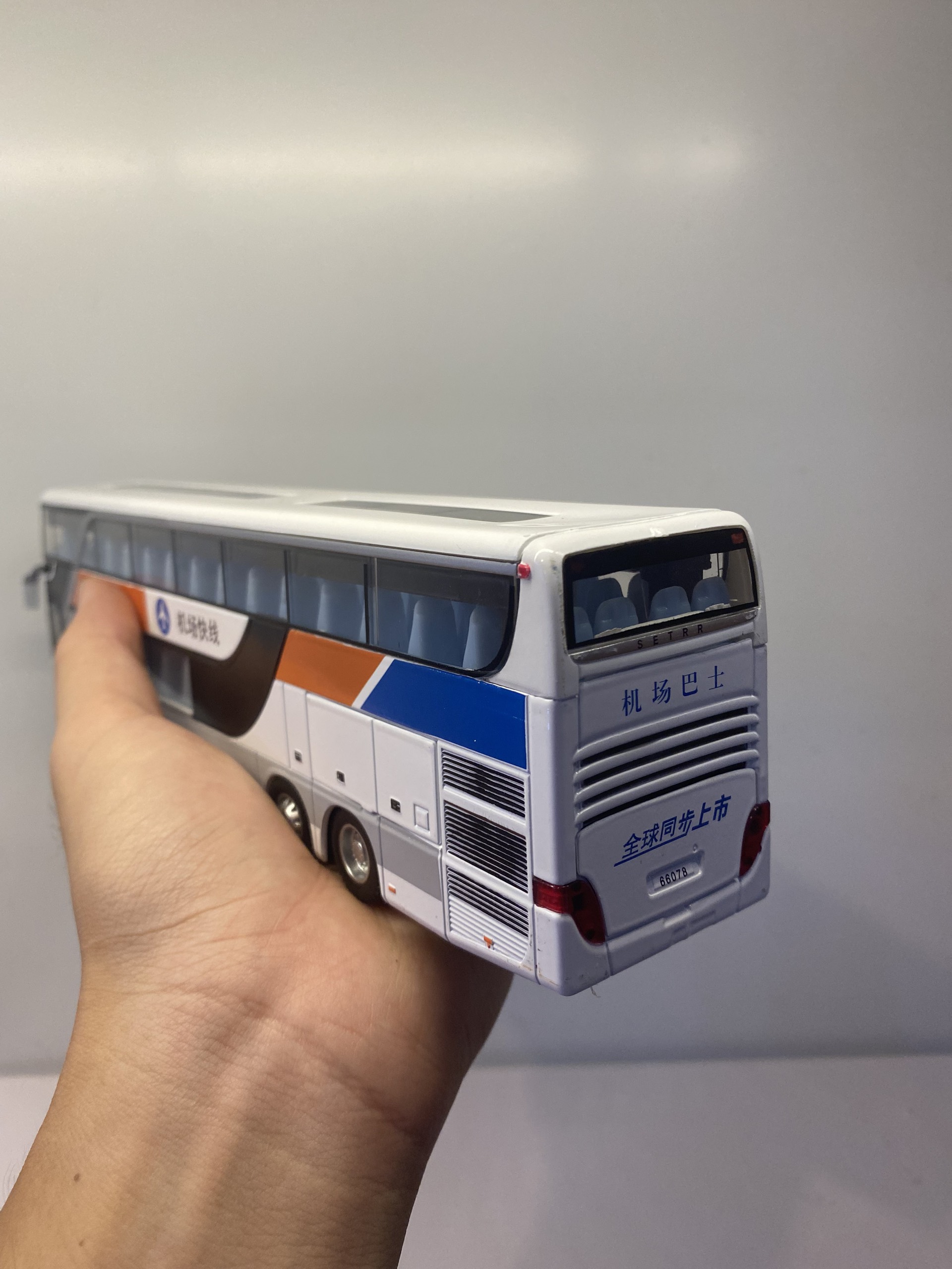 mo-hinh-tinh-xe-buyt-cho-khach-proswon-bus-setra-s431-2-tang-ty-le-132 (6)